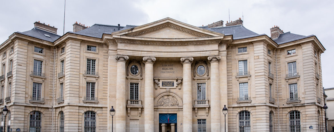 Vue de l'université Paris 2 Panthéon-Assas depuis le Panthéon Vue de l'université Paris 2 Panthéon-Assas depuis le Panthéon